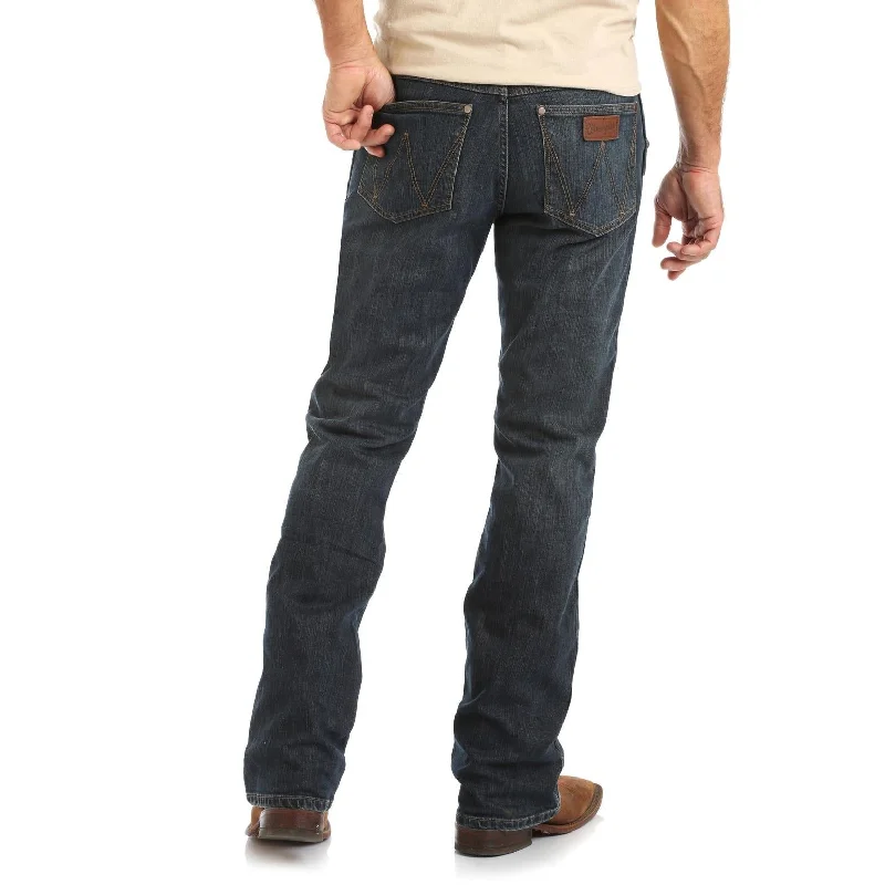 Wrangler Retro Men's Relaxed Bootcut Jean in Falls City